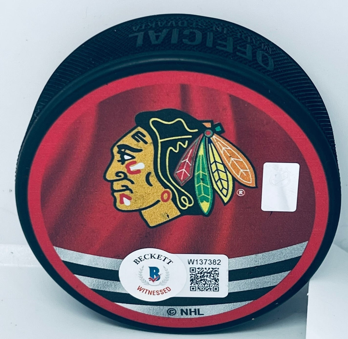 Steve Larmer signed Chicago Blackhawks Retro Puck autographed Beckett Witnessed