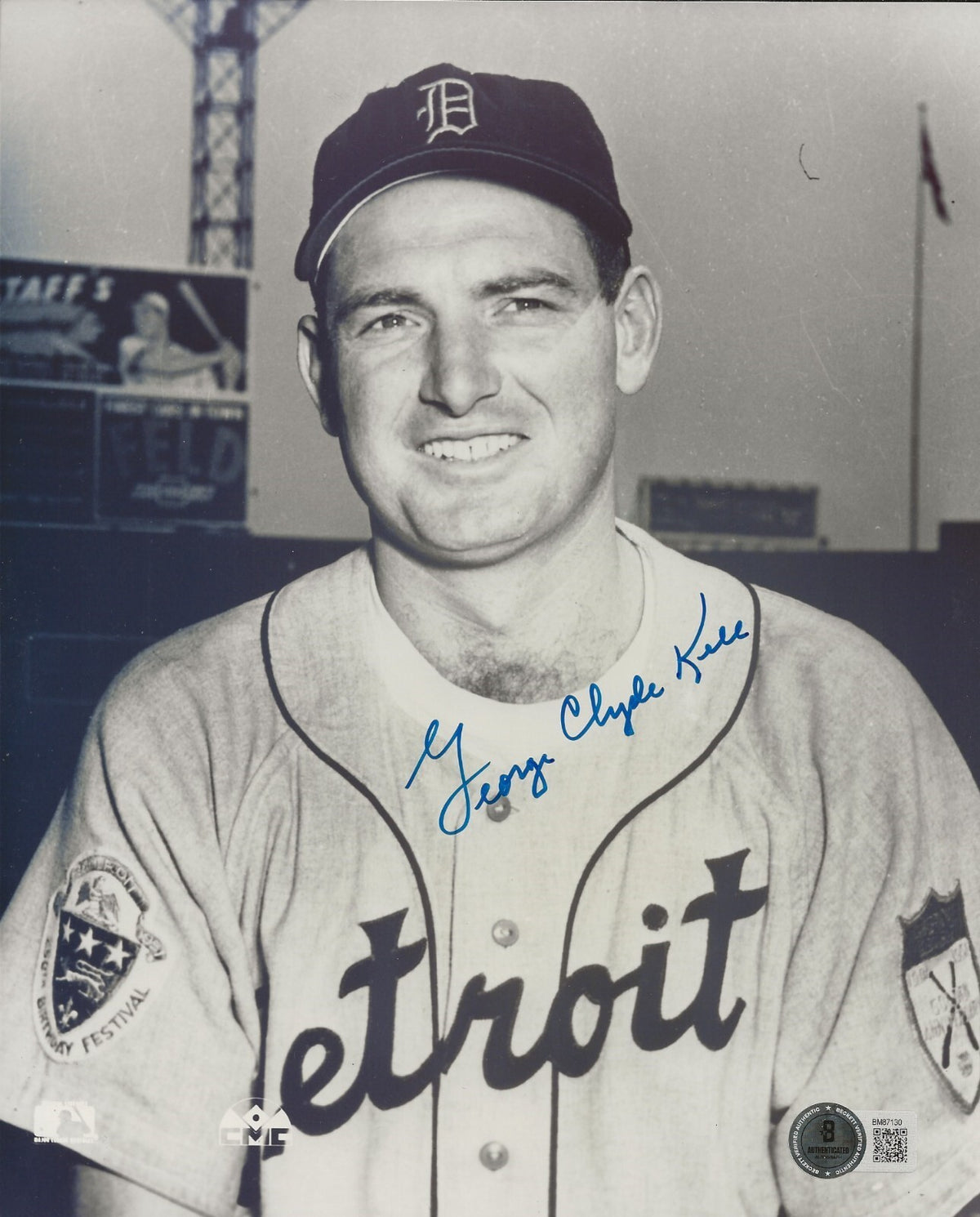George Kell signed Detroit Tigers 8x10 photo Full Name Signature Beckett COA