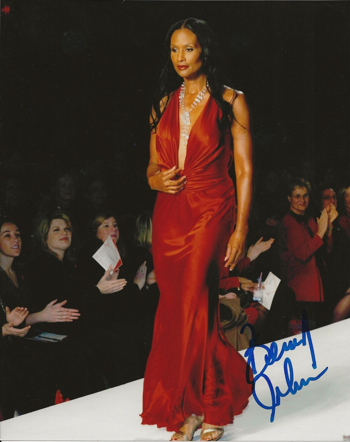 Beverly Johnson Model Actress signed 8x10 photo autographed #7