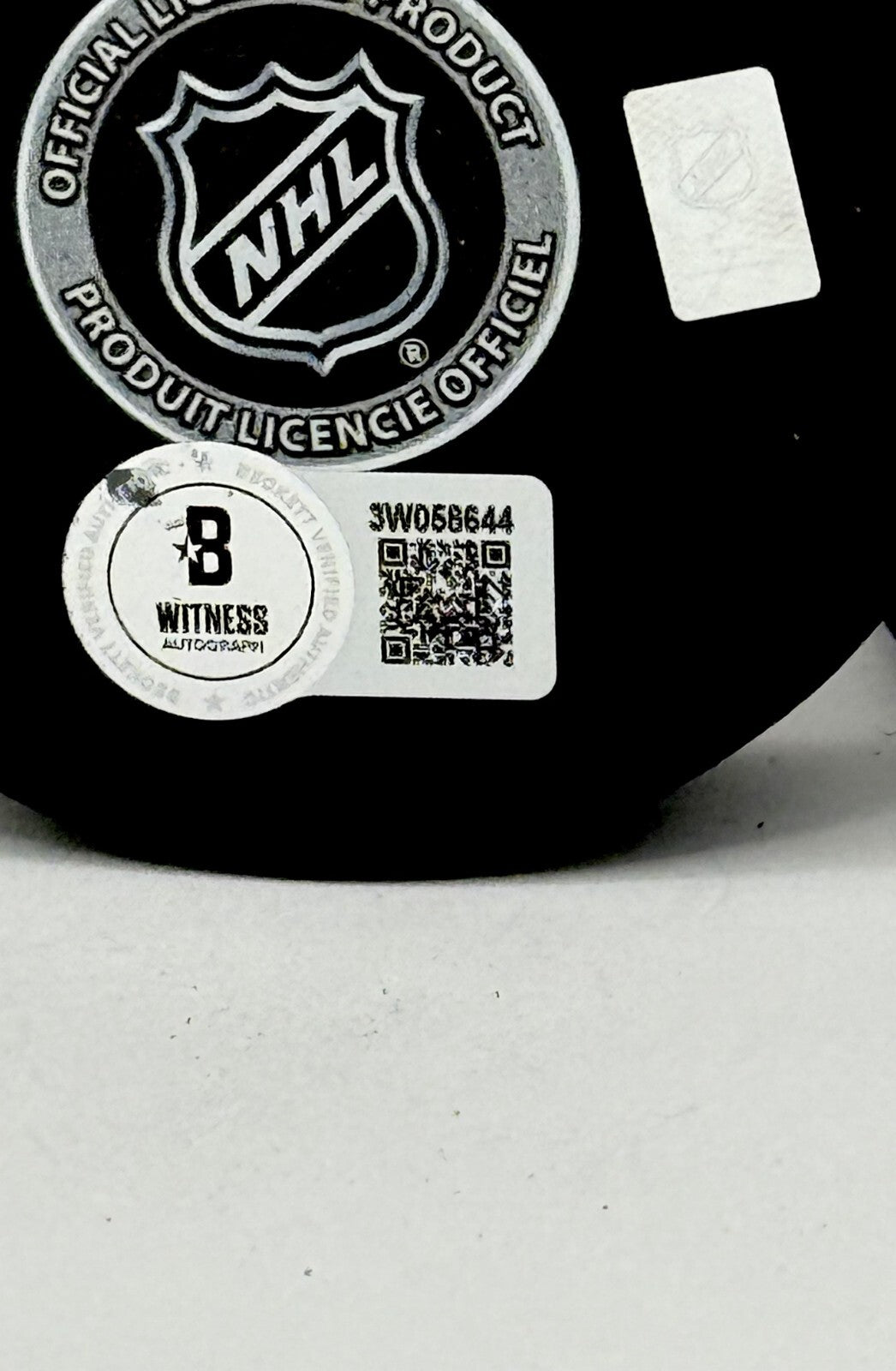 Adam Oates signed Boston Bruins 100th Anniversary Puck W/ HOF Beckett Witnessed