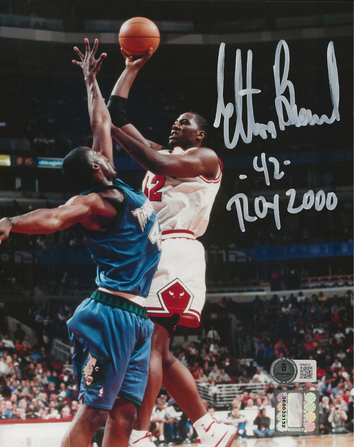 Elton Brand signed Chicago Bulls 8x10 photo autographed W/ ROY Inscrip. Beckett