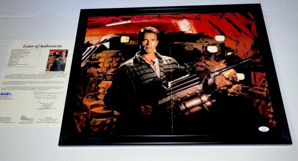 Arnold Schwarzenegger signed Framed Total Recall Poster JSA Full Letter COA