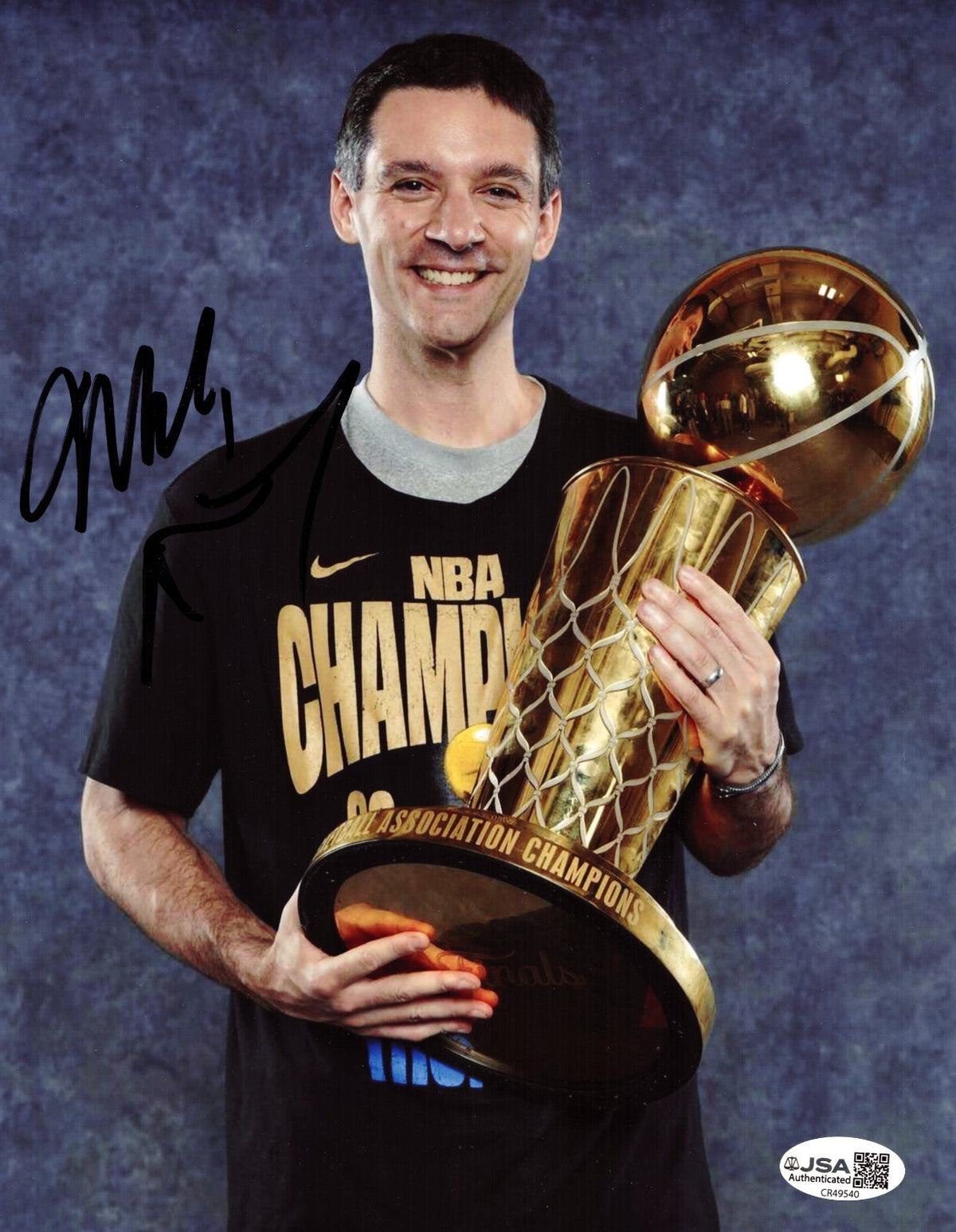 Mark Daigneault signed Oklahoma City Thunder Trophy 8x10 photo autographed JSA