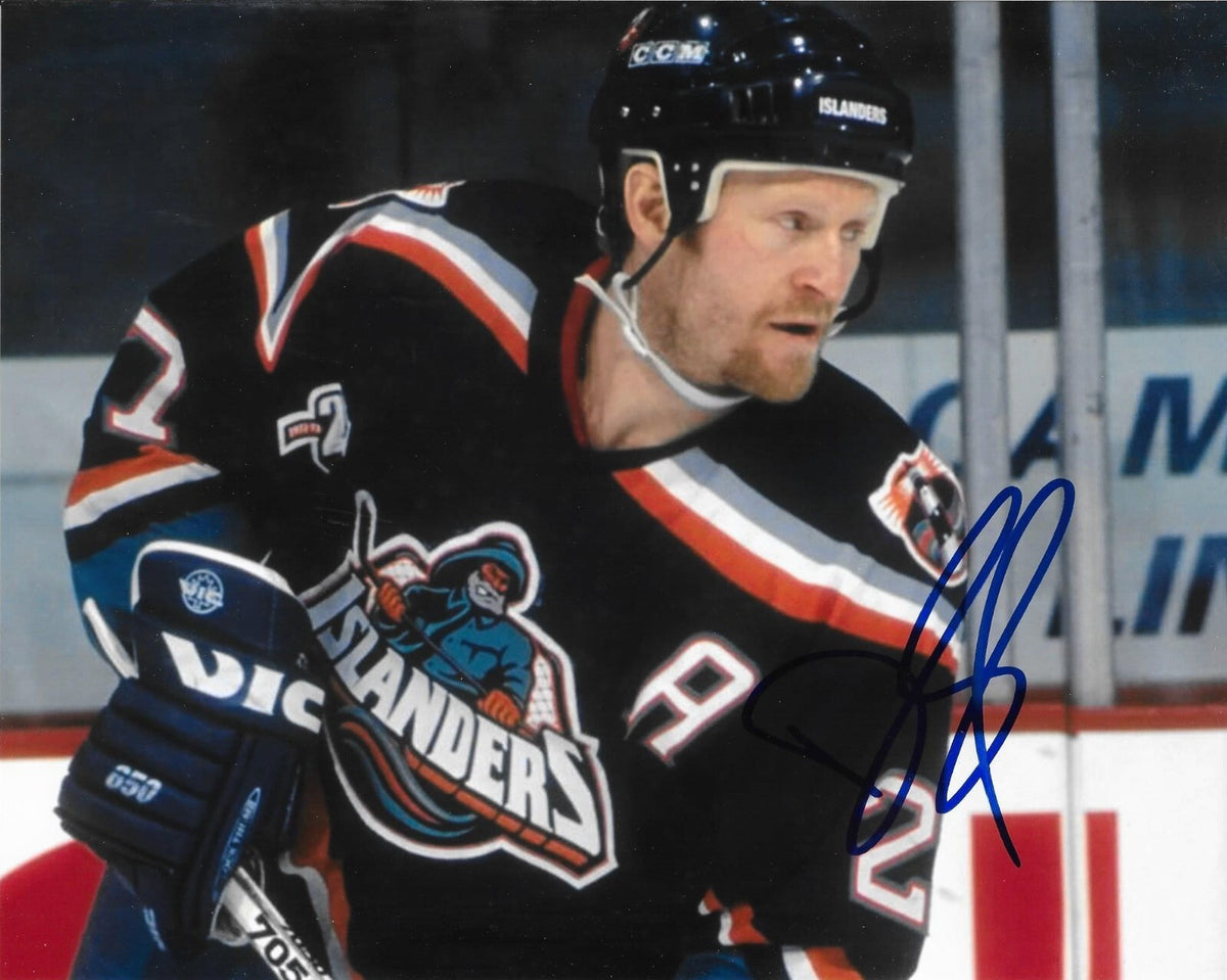 Derek King signed New York Islanders 8x10 photo autographed