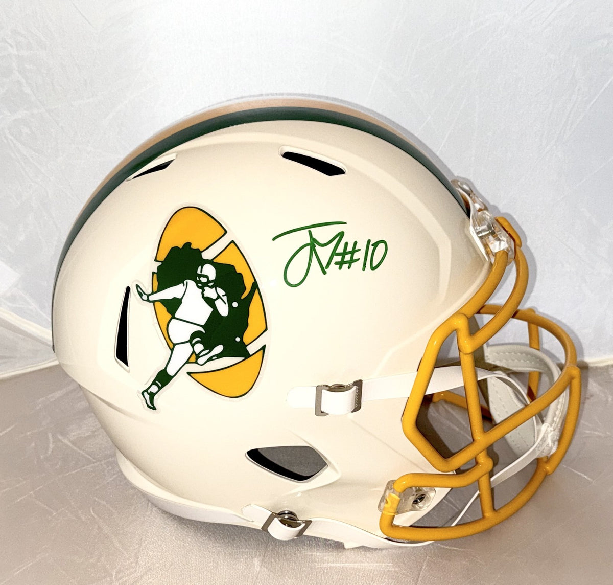 Jordan Love signed Green Bay Packers Retro Full Size helmet Beckett Witnessed