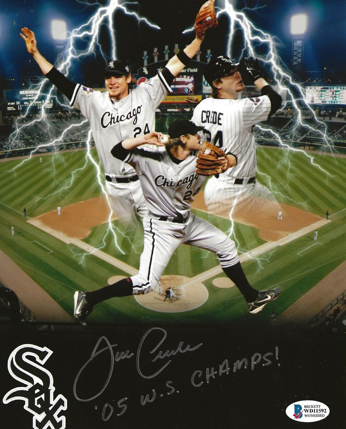 Joe Crede signed White Sox 8x10 photo W/ 2005 W.S. Champs Beckett Witnessed