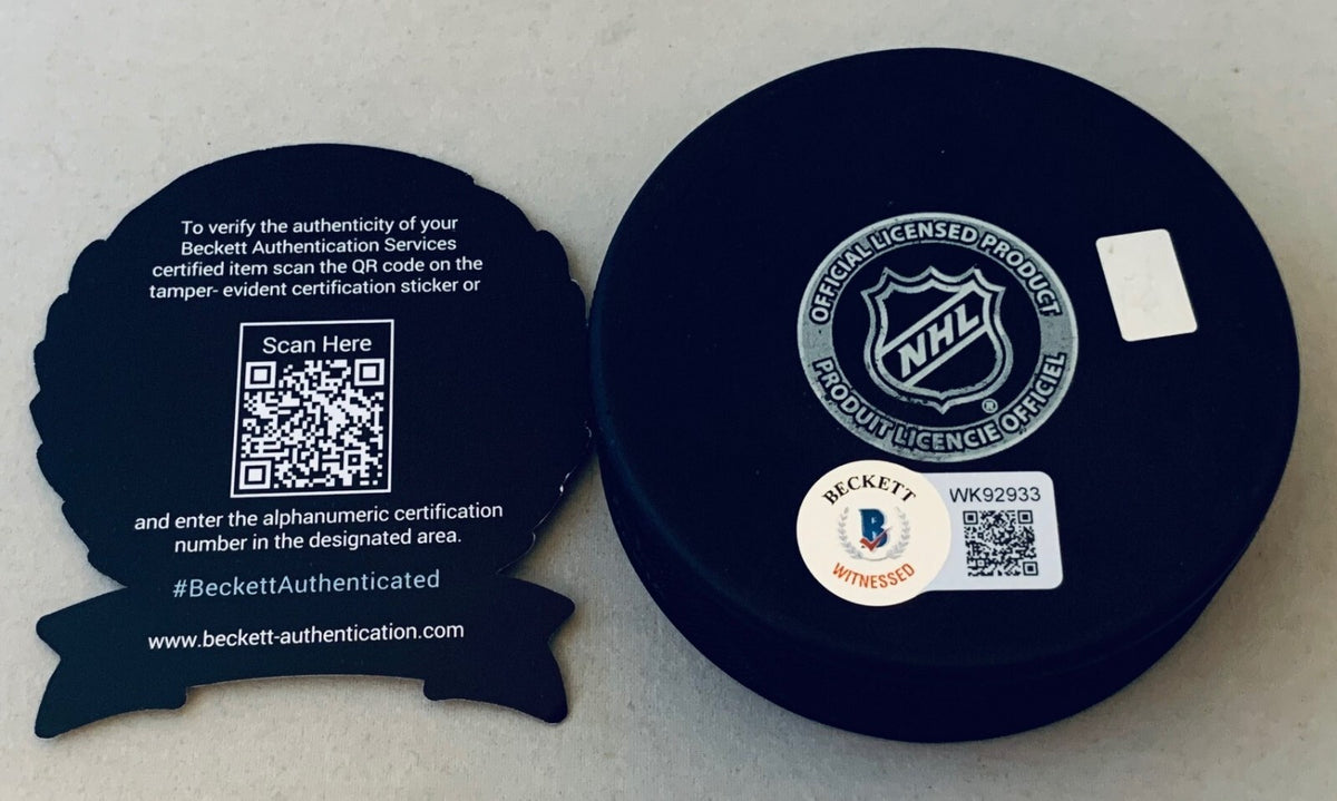 Chris Chelios signed Chicago Blackhawks Puck autographed Hawks Beckett Witnessed