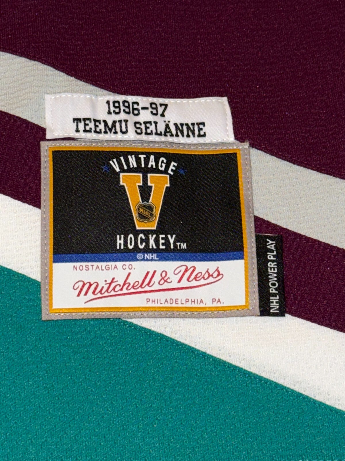 Teemu Selanne signed Mitchell & Ness Anaheim Ducks jersey #1 Beckett Witnessed