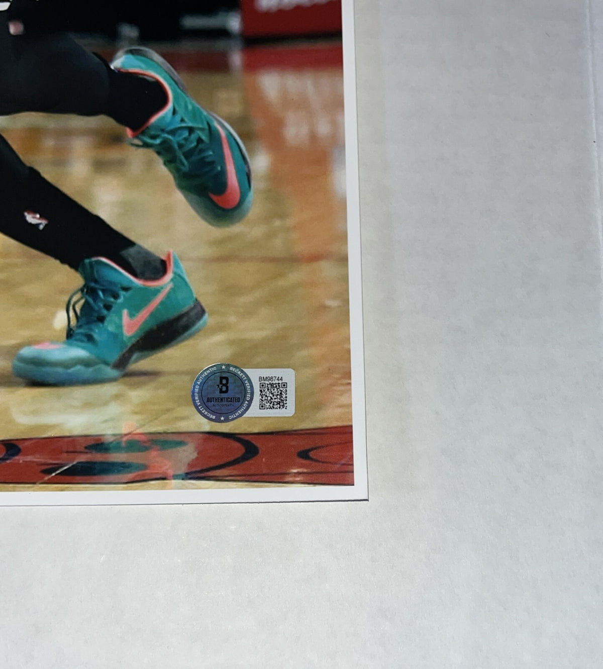 Nikola Mirotic signed Chicago Bulls 16x20 photo autographed Beckett COA