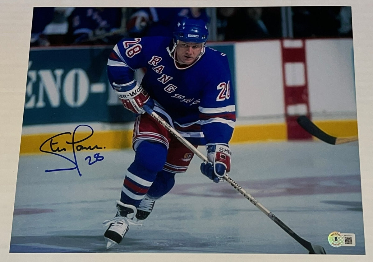 Steve Larmer signed New York Rangers 11x14 photo autographed Beckett Witnessed
