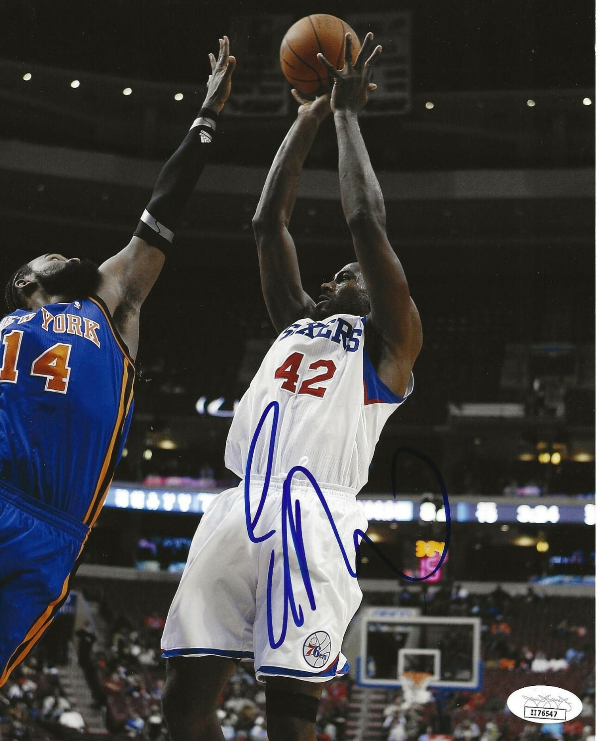 Elton Brand signed Philadelphia 76ers 8x10 photo autographed JSA