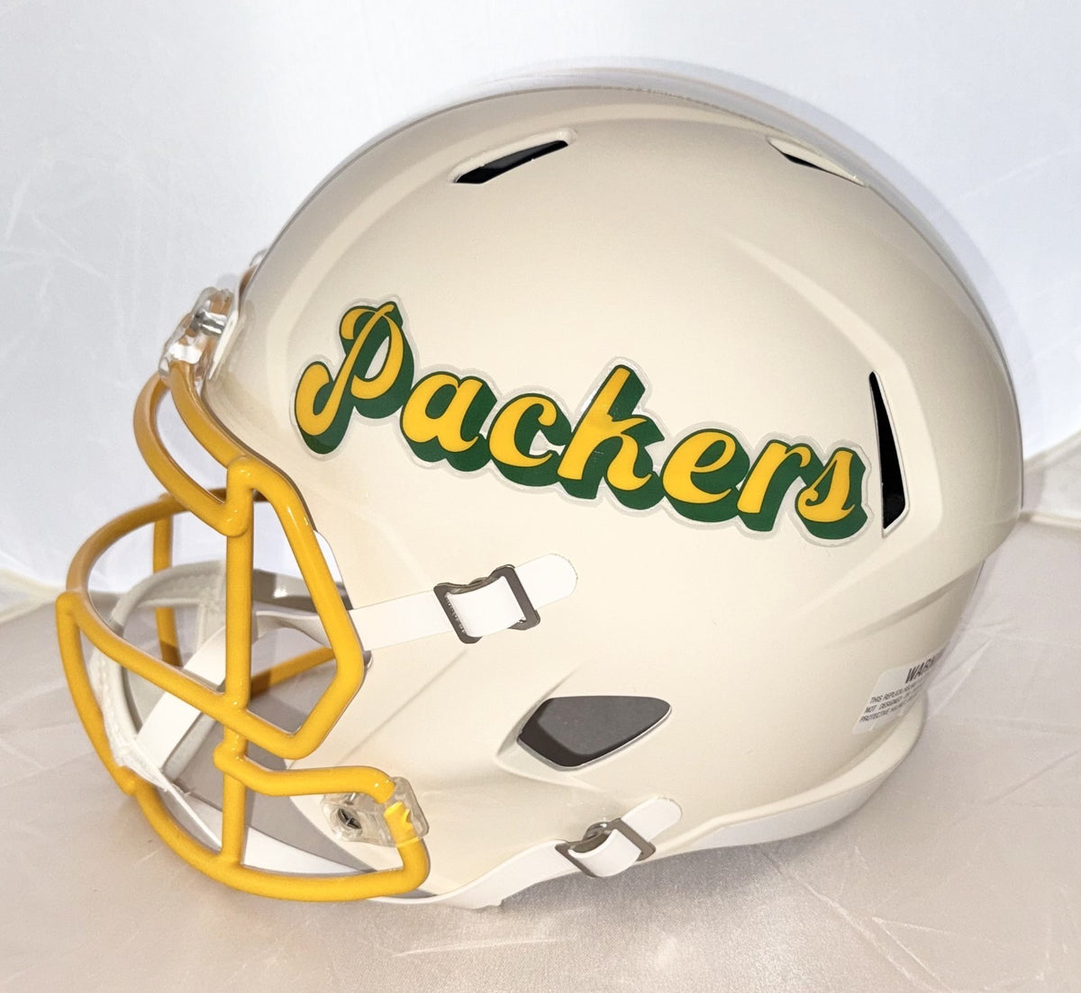 Jordan Love signed Green Bay Packers Retro Full Size helmet Beckett Witnessed