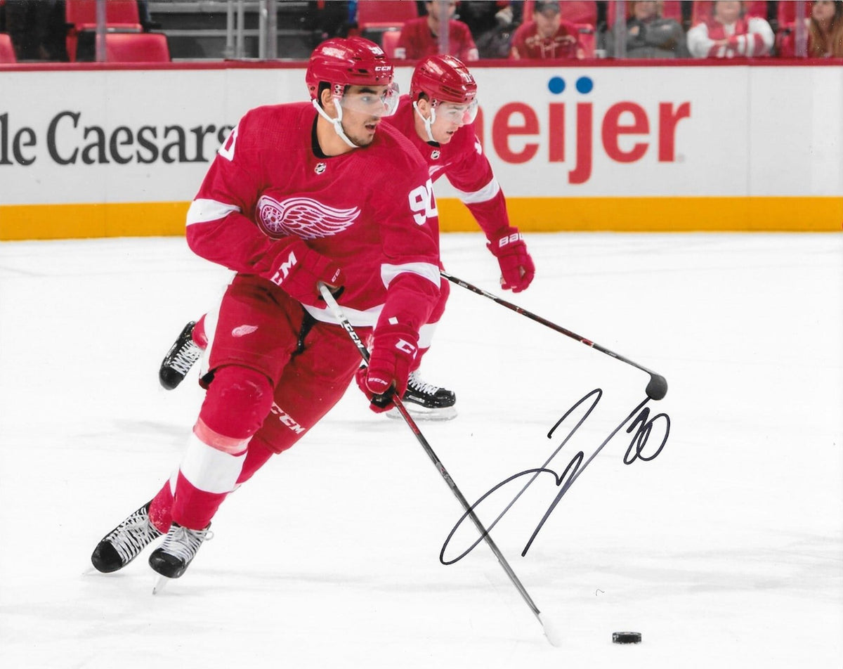 Joe Veleno signed Detroit Red Wings 8x10 photo autographed 