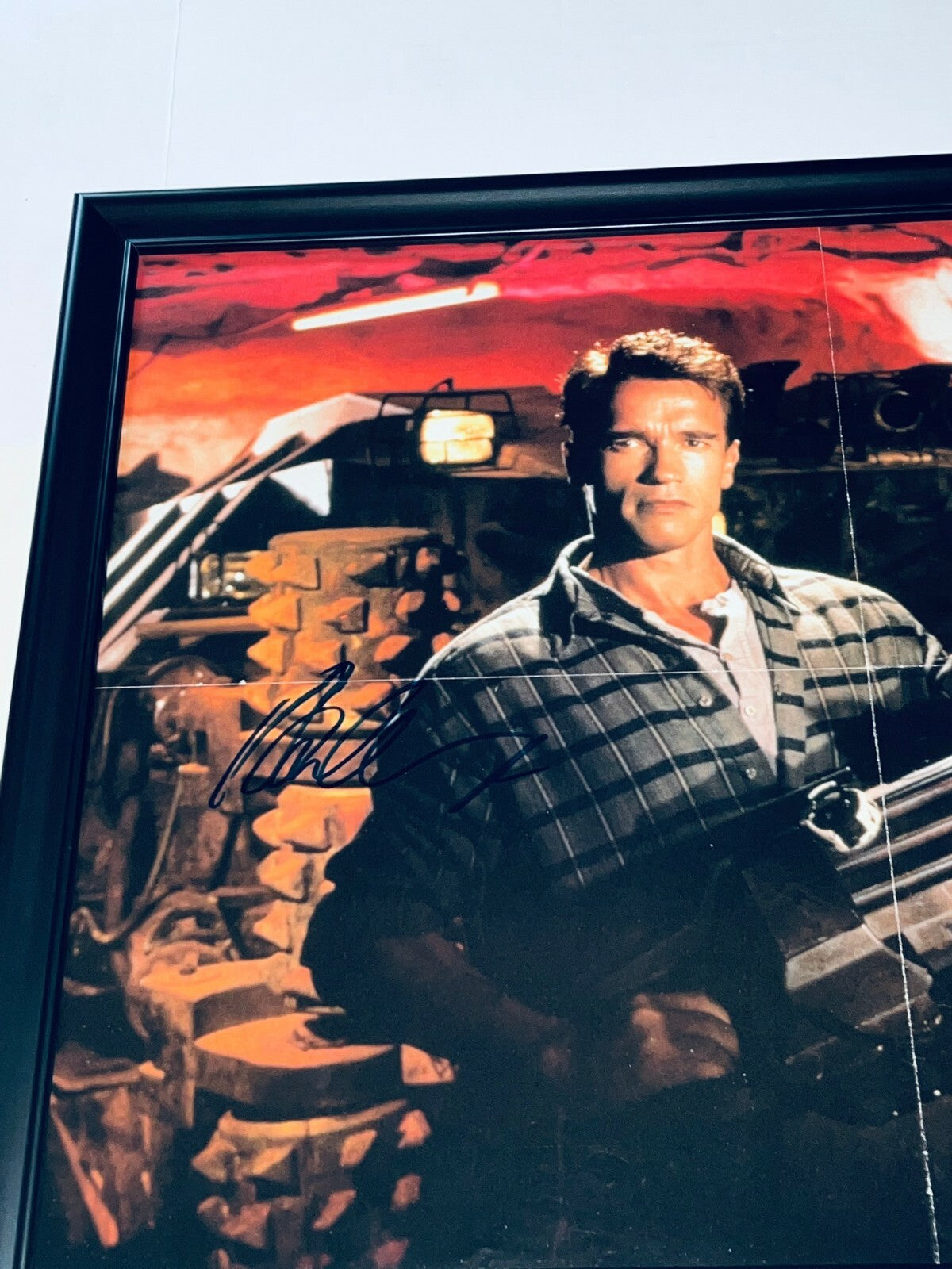Arnold Schwarzenegger signed Framed Total Recall Poster JSA Full Letter COA