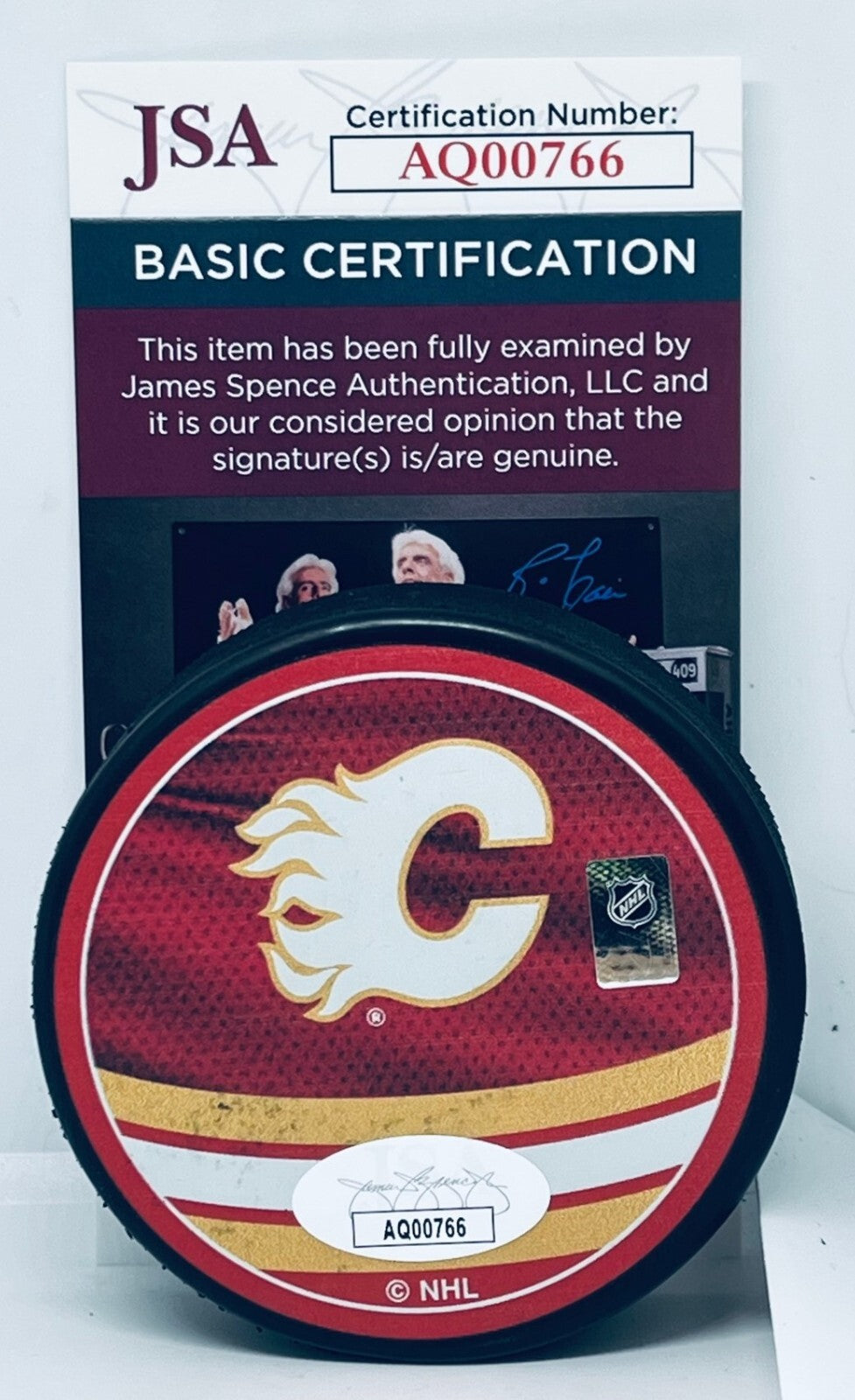 Doug Gilmour signed Calgary Flames Reverse Retro Puck autographed JSA