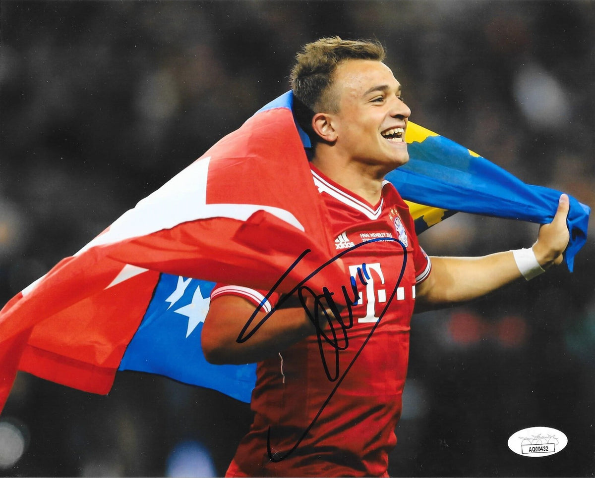 Xherdan Shaqiri Switzerland signed Bayern Munich 8x10 photo autographed #1 JSA
