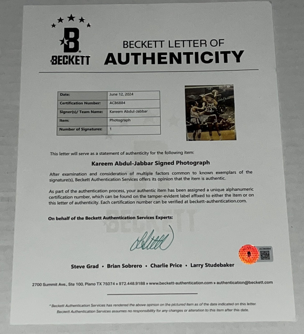 Kareem Abdul Jabbar signed Bucks Framed & Matted 16x20 photo Beckett LOA