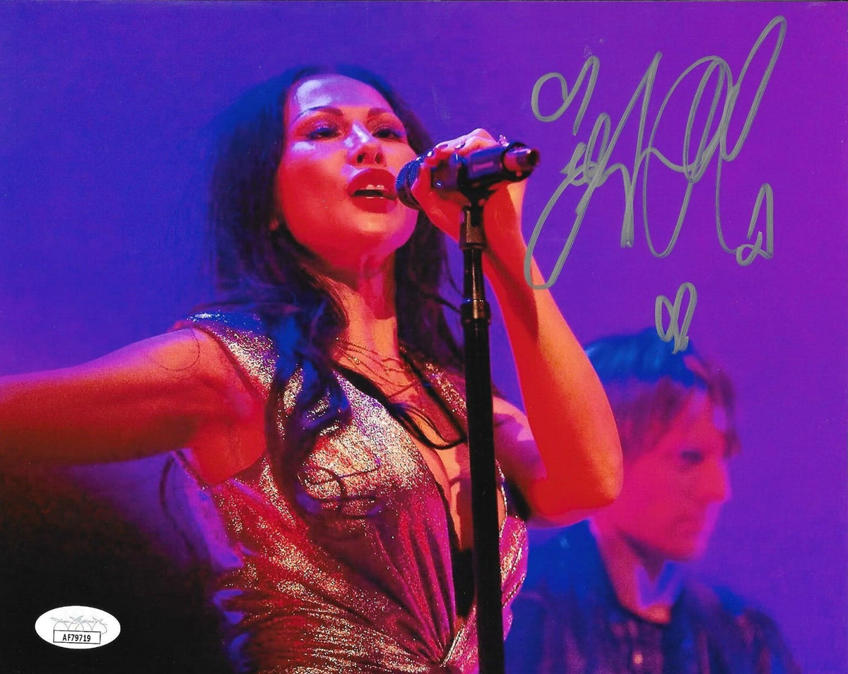 Etty Lau Farrell Satellite Party signed 8x10 photo autographed JSA Certified 3