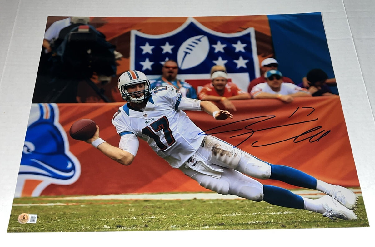 Ryan Tannehill signed Miami Dolphins 16x20 photo autographed Beckett COA